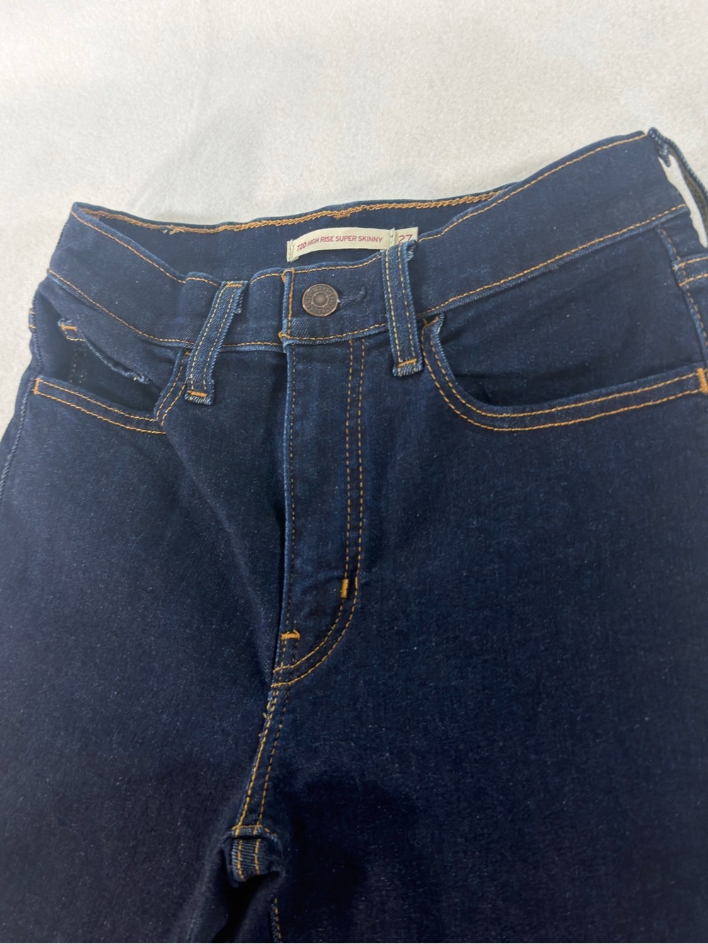 Levi’s 720 High Rise Super Skinny Dark Wash Jeans Size 27